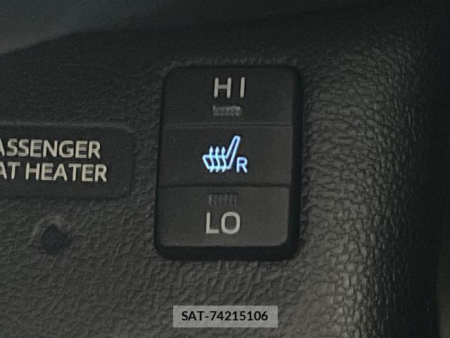 Toyota PRIUS PHV 2017-08 8874193-5