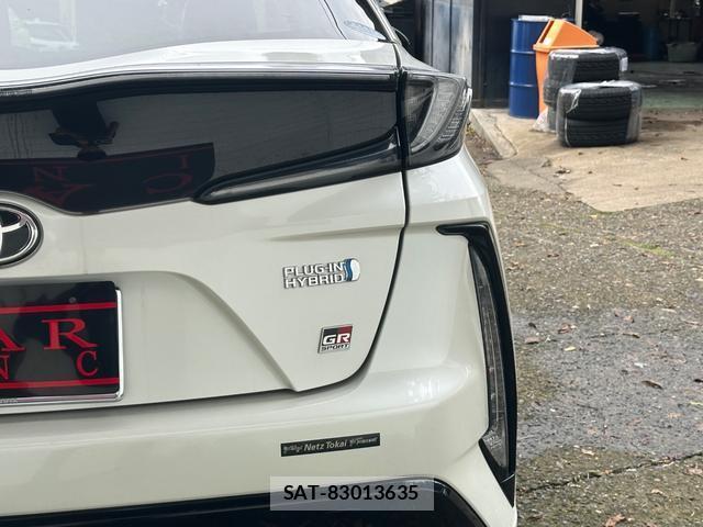 Toyota PRIUS PHV 2018-11 8874546-13