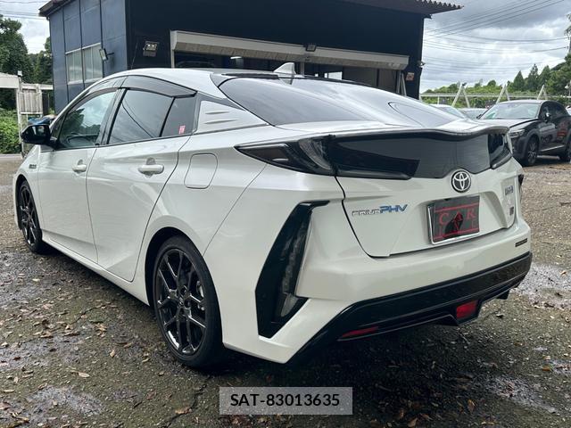 Toyota PRIUS PHV 2018-11 8874546-18