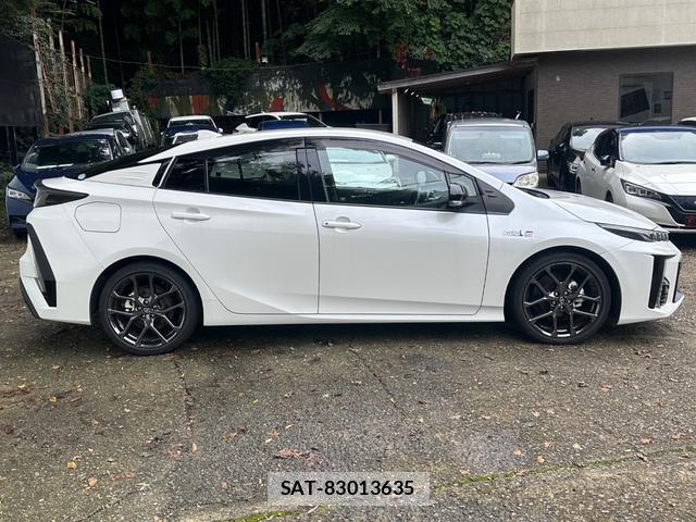 Toyota PRIUS PHV 2018-11 8874546-4