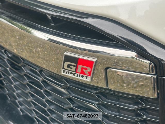 Toyota PRIUS PHV 2019-02 8874548-1