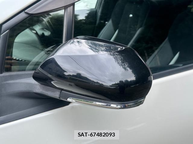 Toyota PRIUS PHV 2019-02 8874548-14