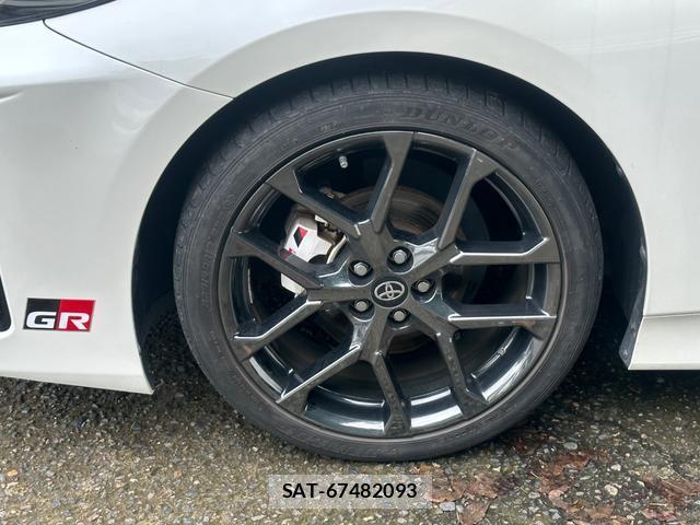 Toyota PRIUS PHV 2019-02 8874548-19