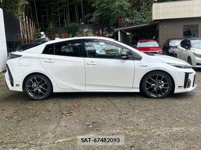Toyota PRIUS PHV 2019-02 8874548-4