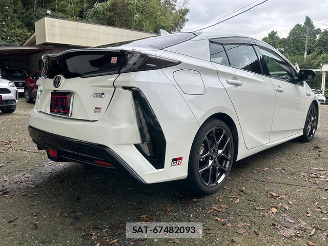 Toyota PRIUS PHV 2019-02 8874548-5