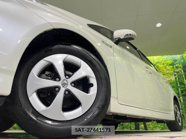 Toyota PRIUS 2015-10 8872534-12