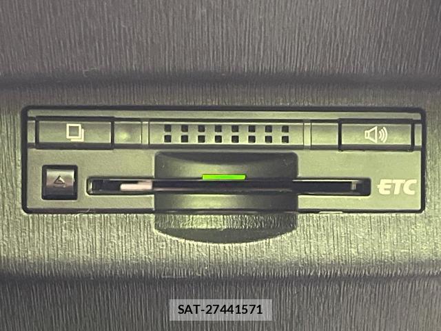 Toyota PRIUS 2015-10 8872534-4