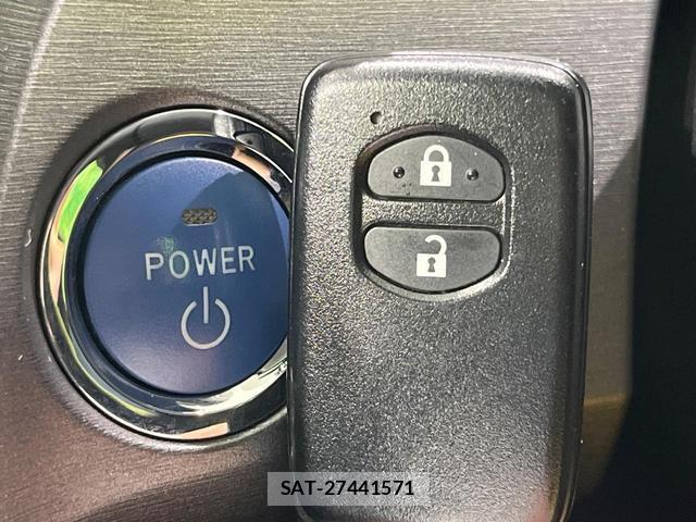 Toyota PRIUS 2015-10 8872534-6