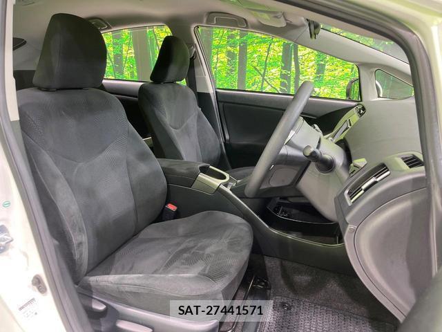 Toyota PRIUS 2015-10 8872534-7