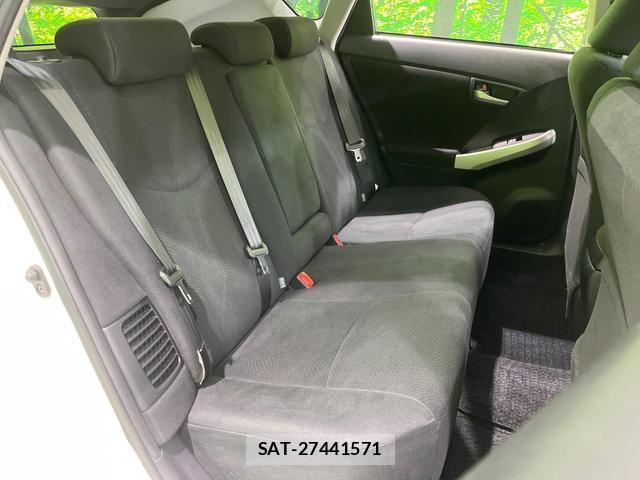 Toyota PRIUS 2015-10 8872534-8