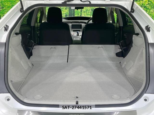 Toyota PRIUS 2015-10 8872534-9