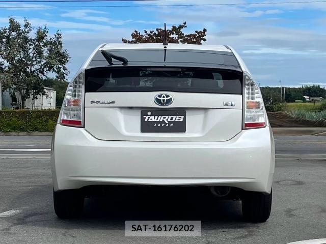 Toyota PRIUS 2010-11 8872679-1