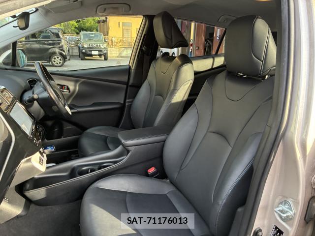 Toyota PRIUS 2016-06 8872710-13