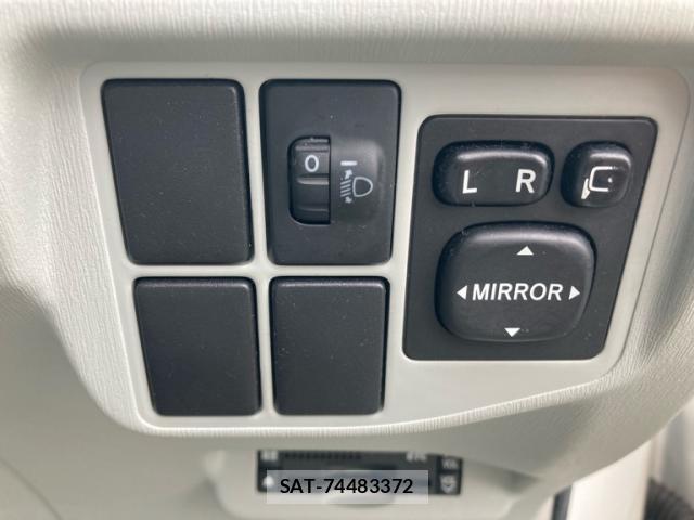 Toyota PRIUS 2010-02 8872730-11