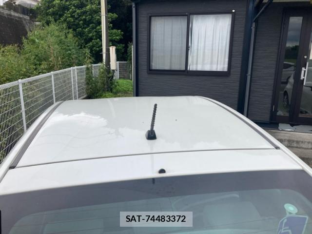 Toyota PRIUS 2010-02 8872730-12