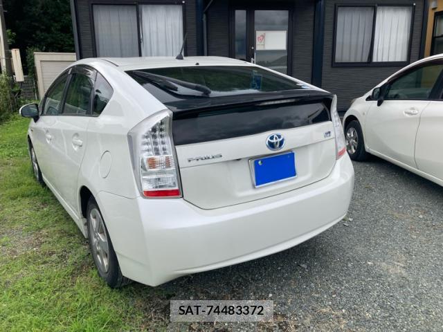 Toyota PRIUS 2010-02 8872730-13