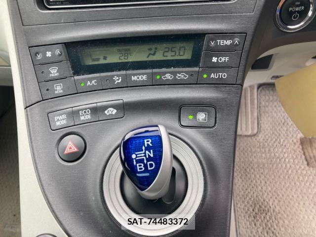 Toyota PRIUS 2010-02 8872730-16