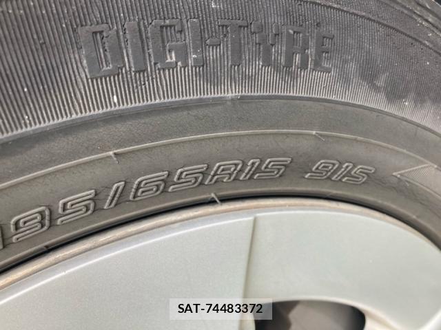 Toyota PRIUS 2010-02 8872730-6
