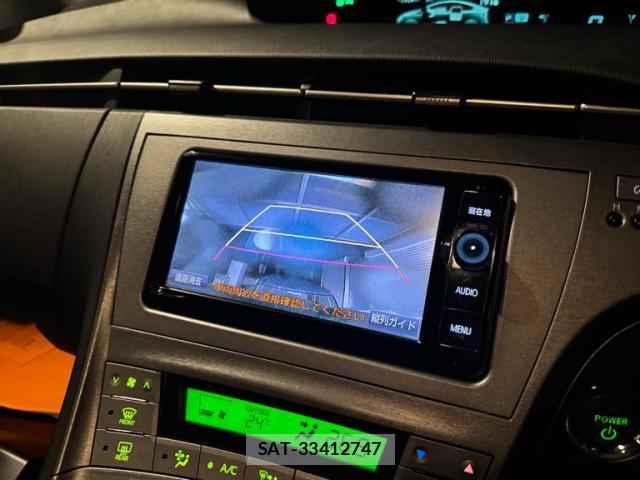 Toyota PRIUS 2015-09 8872763-11