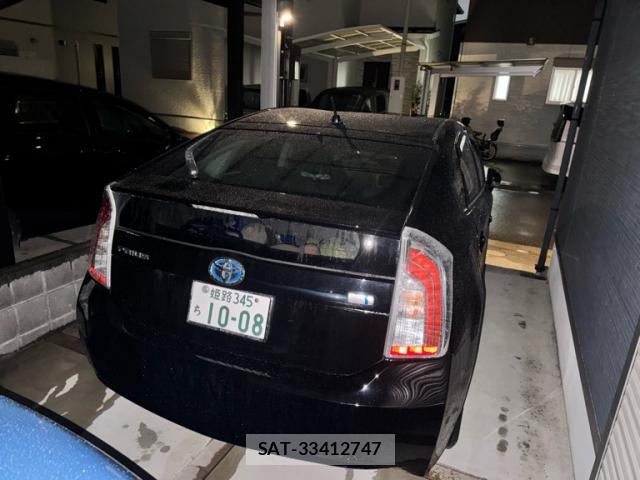 Toyota PRIUS 2015-09 8872763-13