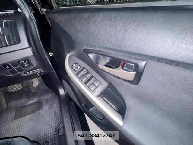Toyota PRIUS 2015-09 8872763-6