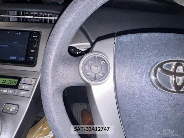Toyota PRIUS 2015-09 8872763-9