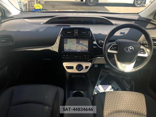 Toyota PRIUS 2016-09 8873206-1
