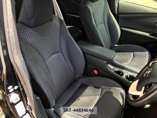 Toyota PRIUS 2016-09 8873206-10