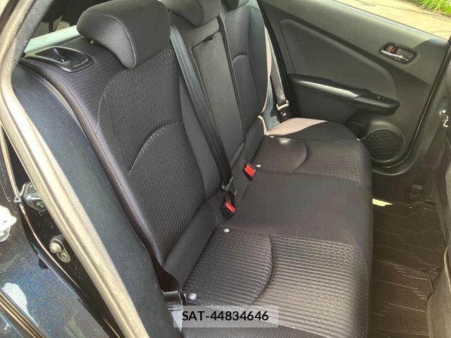 Toyota PRIUS 2016-09 8873206-11