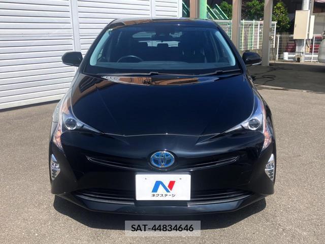 Toyota PRIUS 2016-09 8873206-14