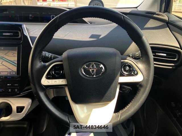 Toyota PRIUS 2016-09 8873206-8