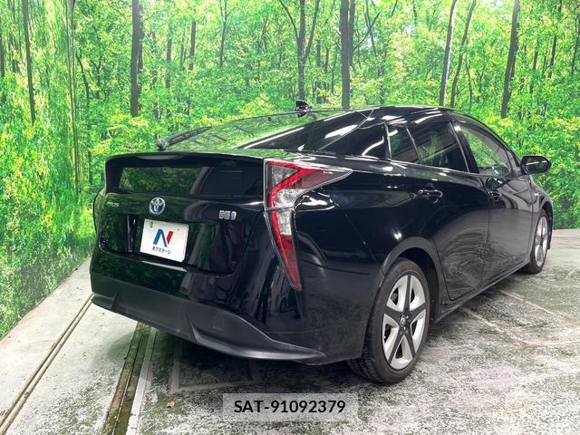 Toyota PRIUS 2016-12 8873255-16