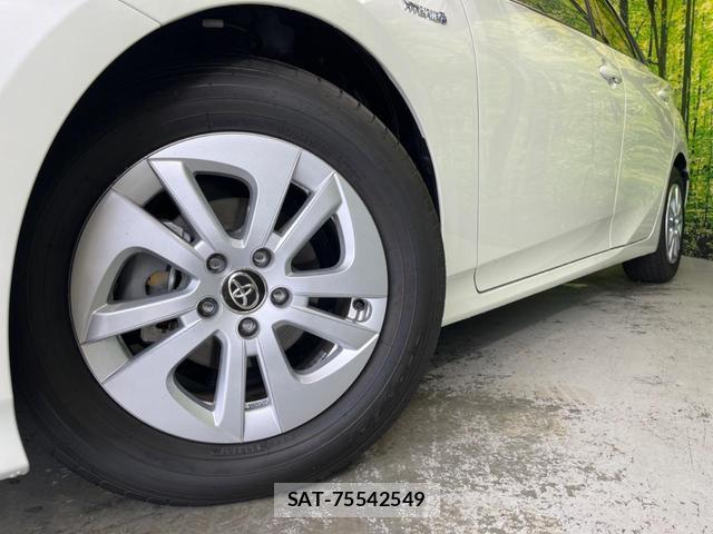Toyota PRIUS 2016-07 8873287-12
