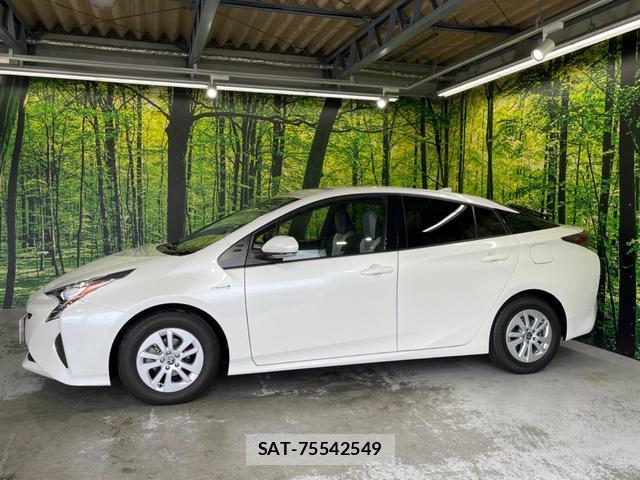 Toyota PRIUS 2016-07 8873287-15