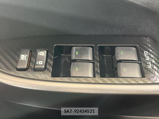Toyota PRIUS 2014-02 8873289-17