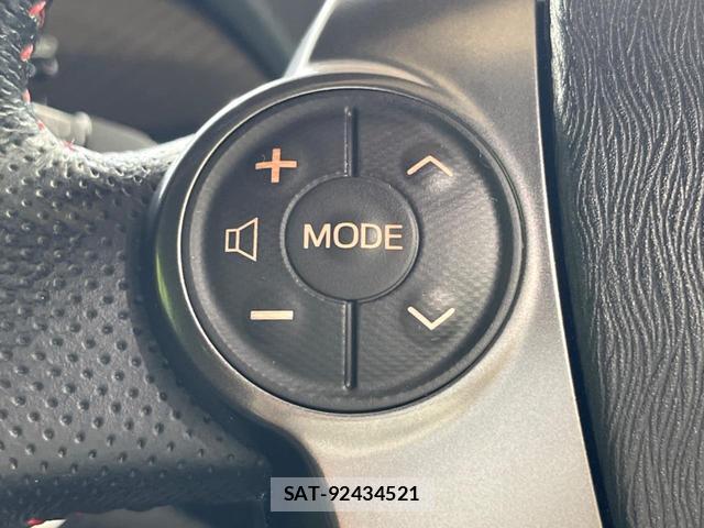 Toyota PRIUS 2014-02 8873289-18