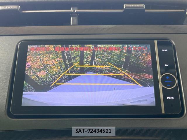 Toyota PRIUS 2014-02 8873289-3