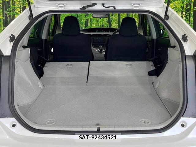 Toyota PRIUS 2014-02 8873289-7