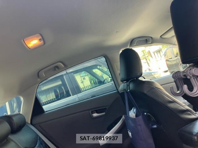 Toyota PRIUS 2010-06 8873304-10