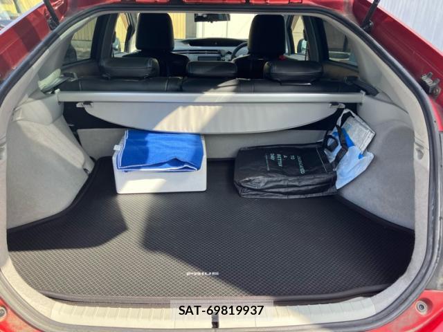 Toyota PRIUS 2010-06 8873304-11