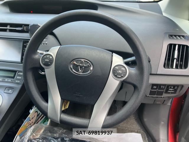Toyota PRIUS 2010-06 8873304-13