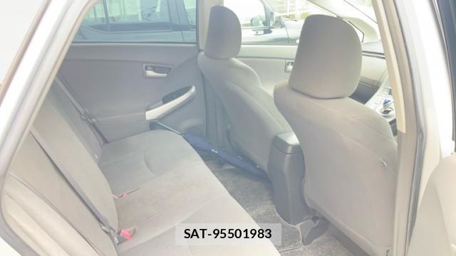 Toyota PRIUS 2010-02 8873459-12