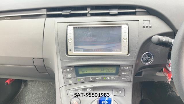 Toyota PRIUS 2010-02 8873459-15