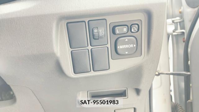Toyota PRIUS 2010-02 8873459-18