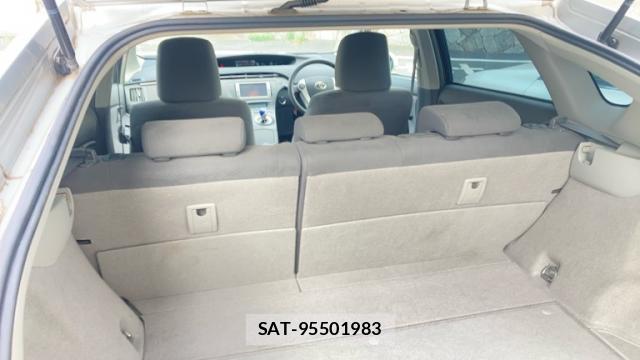 Toyota PRIUS 2010-02 8873459-3