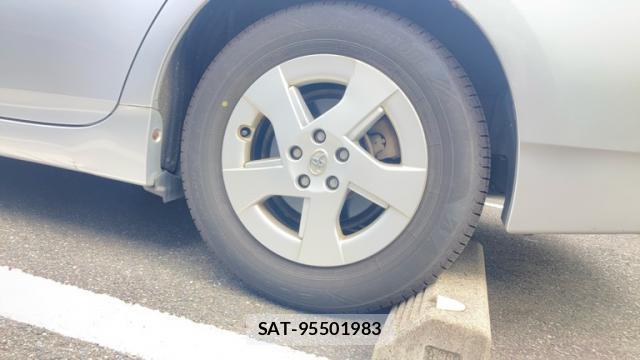 Toyota PRIUS 2010-02 8873459-7