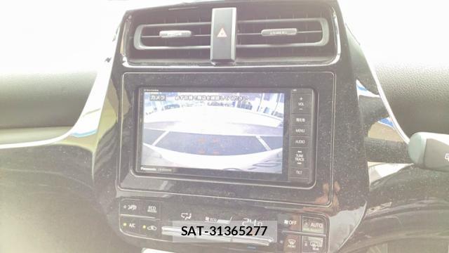 Toyota PRIUS 2016-01 8873489-10