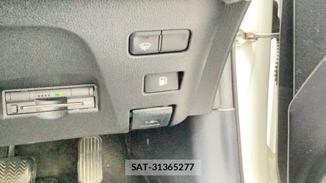 Toyota PRIUS 2016-01 8873489-16