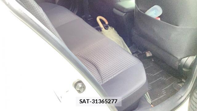 Toyota PRIUS 2016-01 8873489-18