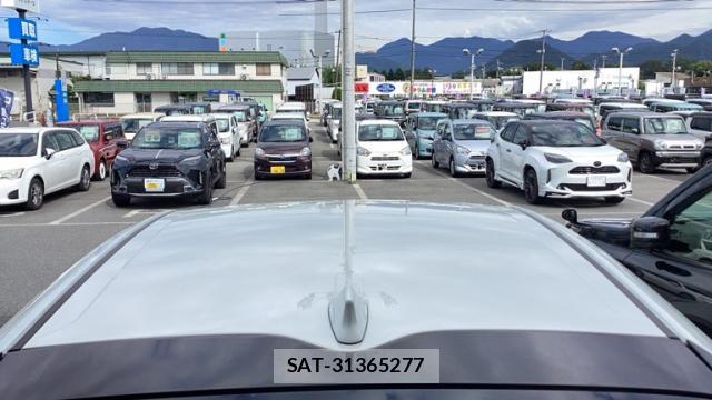 Toyota PRIUS 2016-01 8873489-2